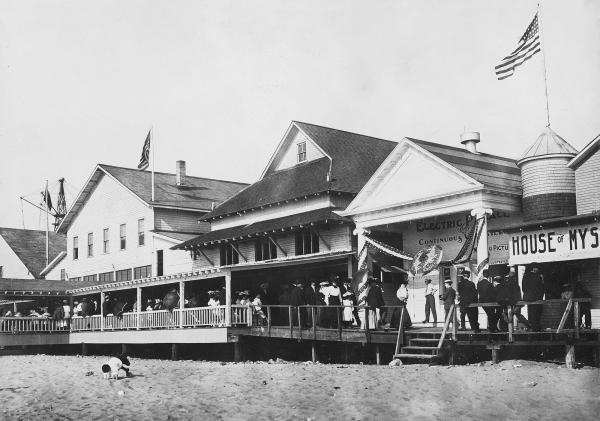 historic photo of Silver Beach boardwalk
